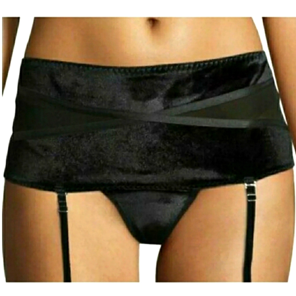 Maidenform Extra Sexy Velvet Garter Belt MFB102